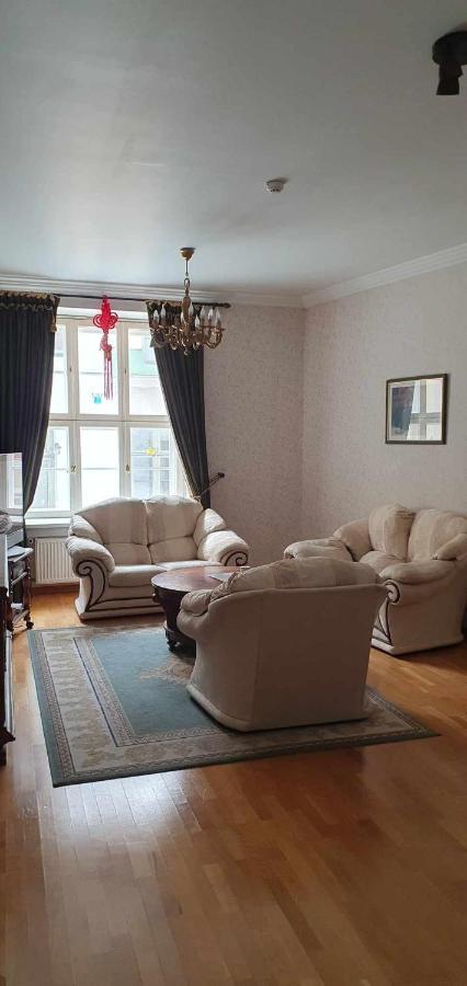 Cozy Apartment On The Town Hall Square タリン エクステリア 写真