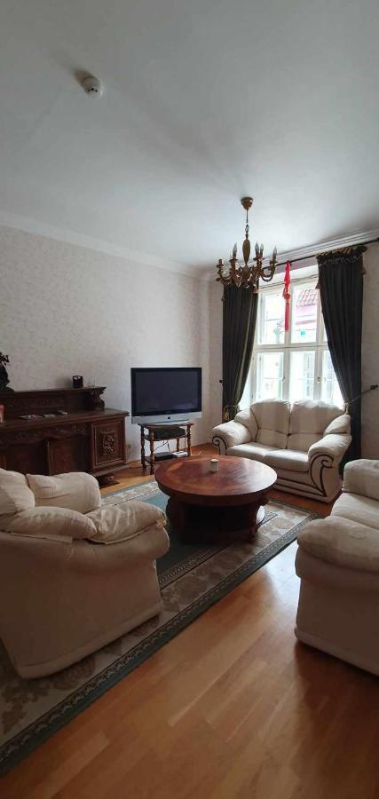 Cozy Apartment On The Town Hall Square タリン エクステリア 写真